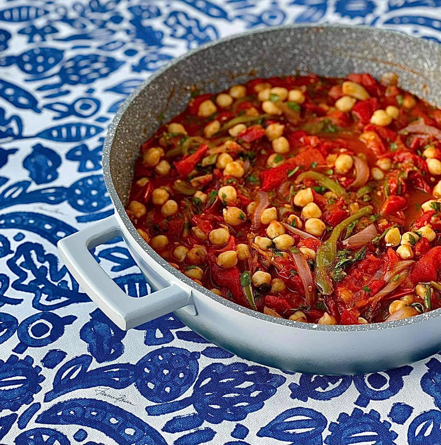 Tocăniță de vară cu năut - Eclair.md