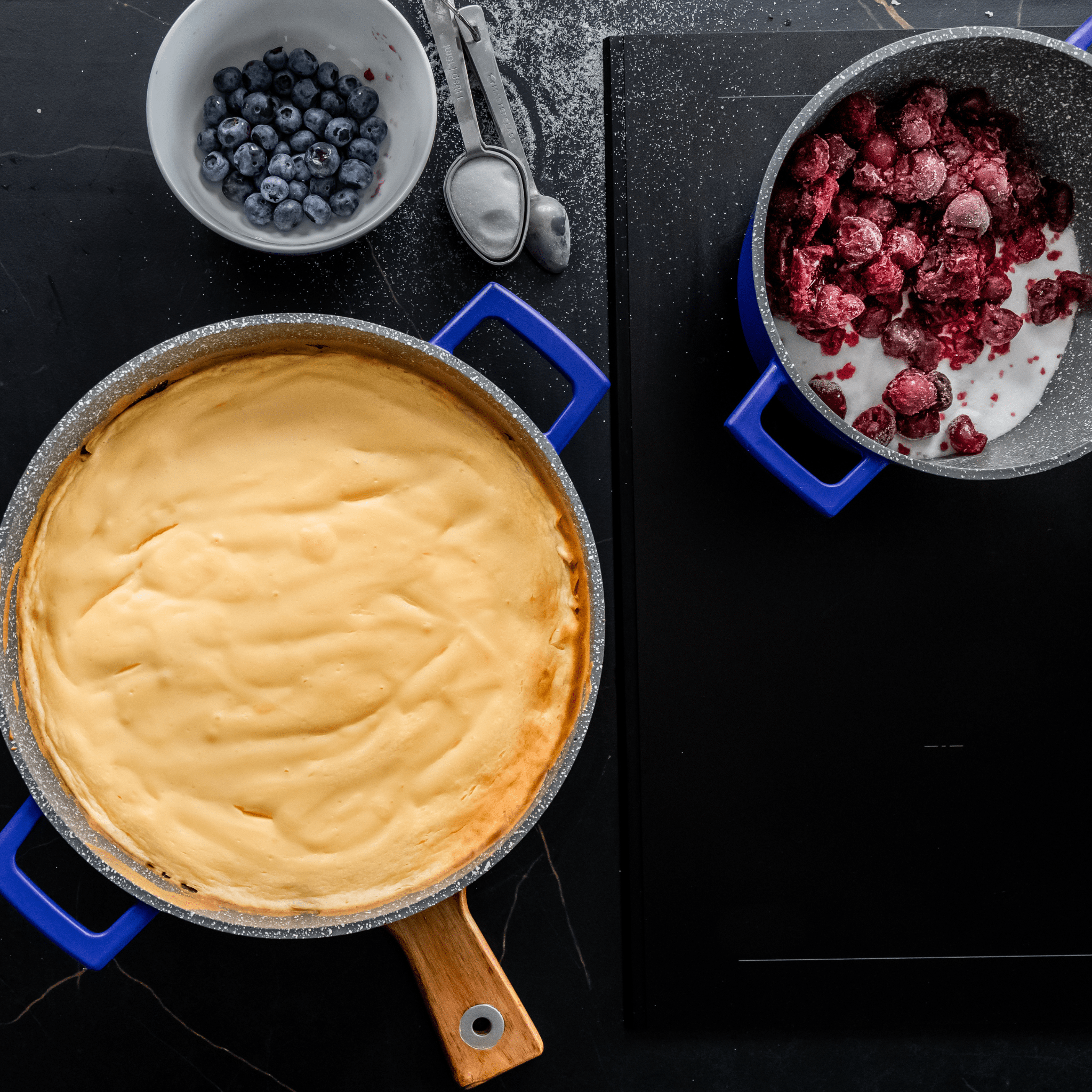 Castron 4L Shallow Cast Aluminium albastru electric - Eclair.md