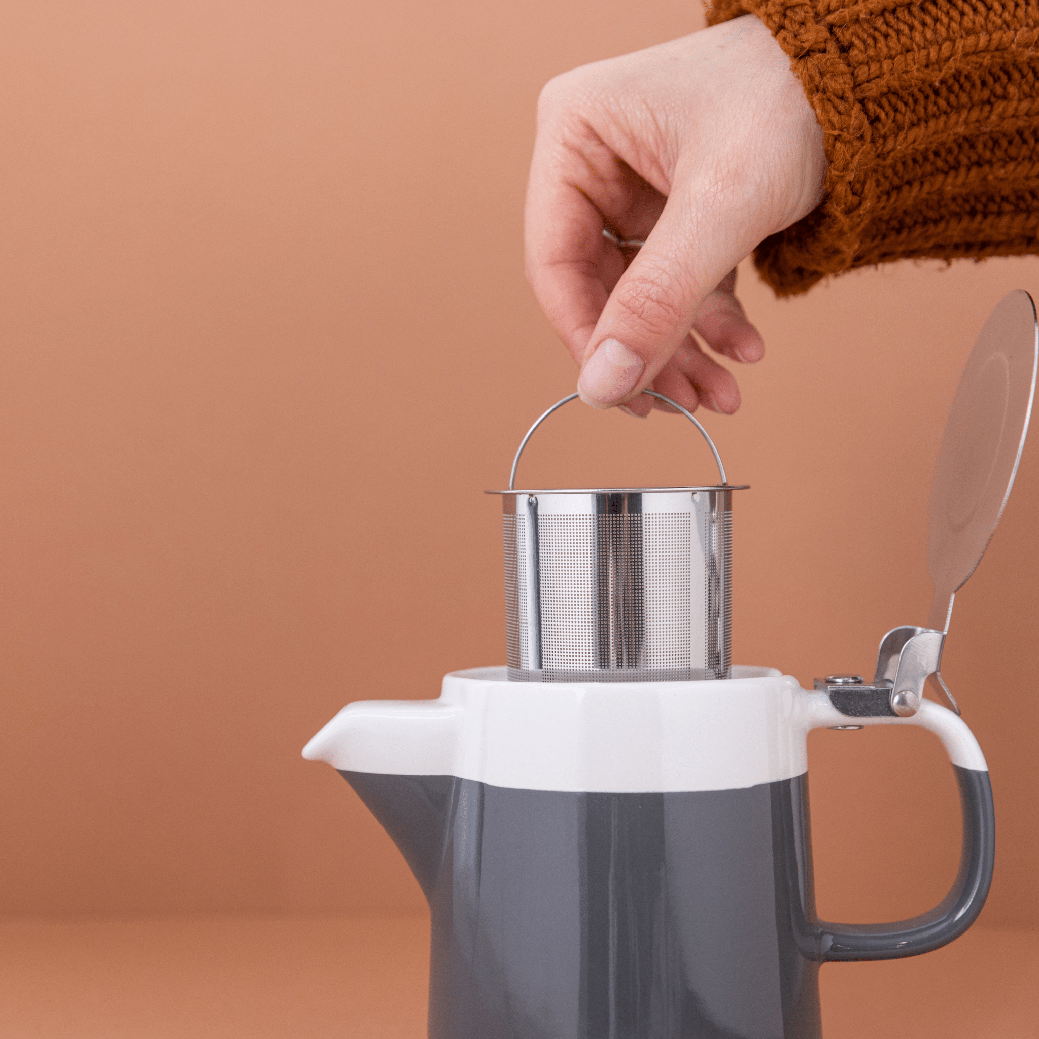 Ceainic cu infuzor 420 ml Barcelona gri - Eclair.md