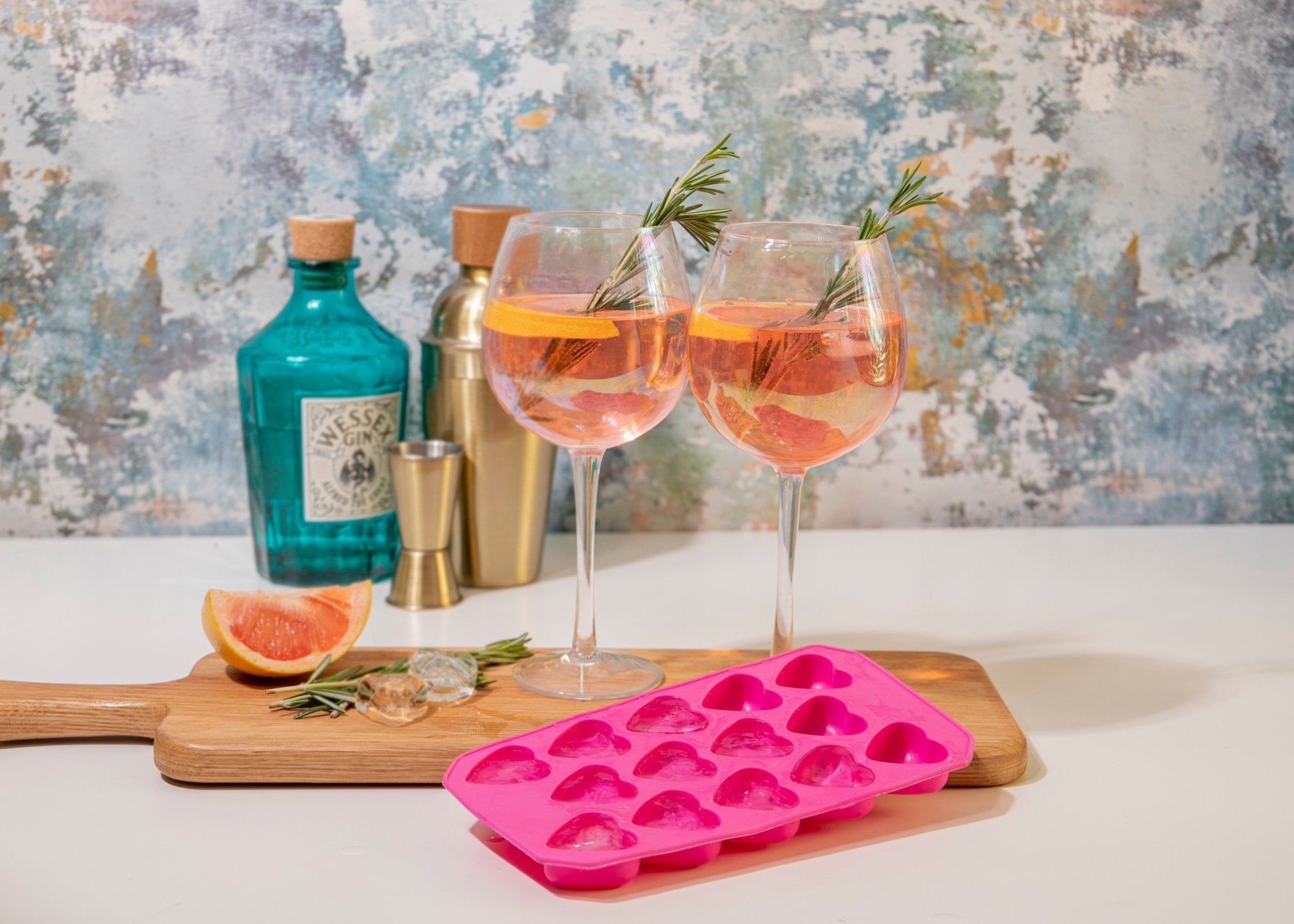 Forma flexibila pentru cuburi de gheata in forma de inima, roz - Eclair.md