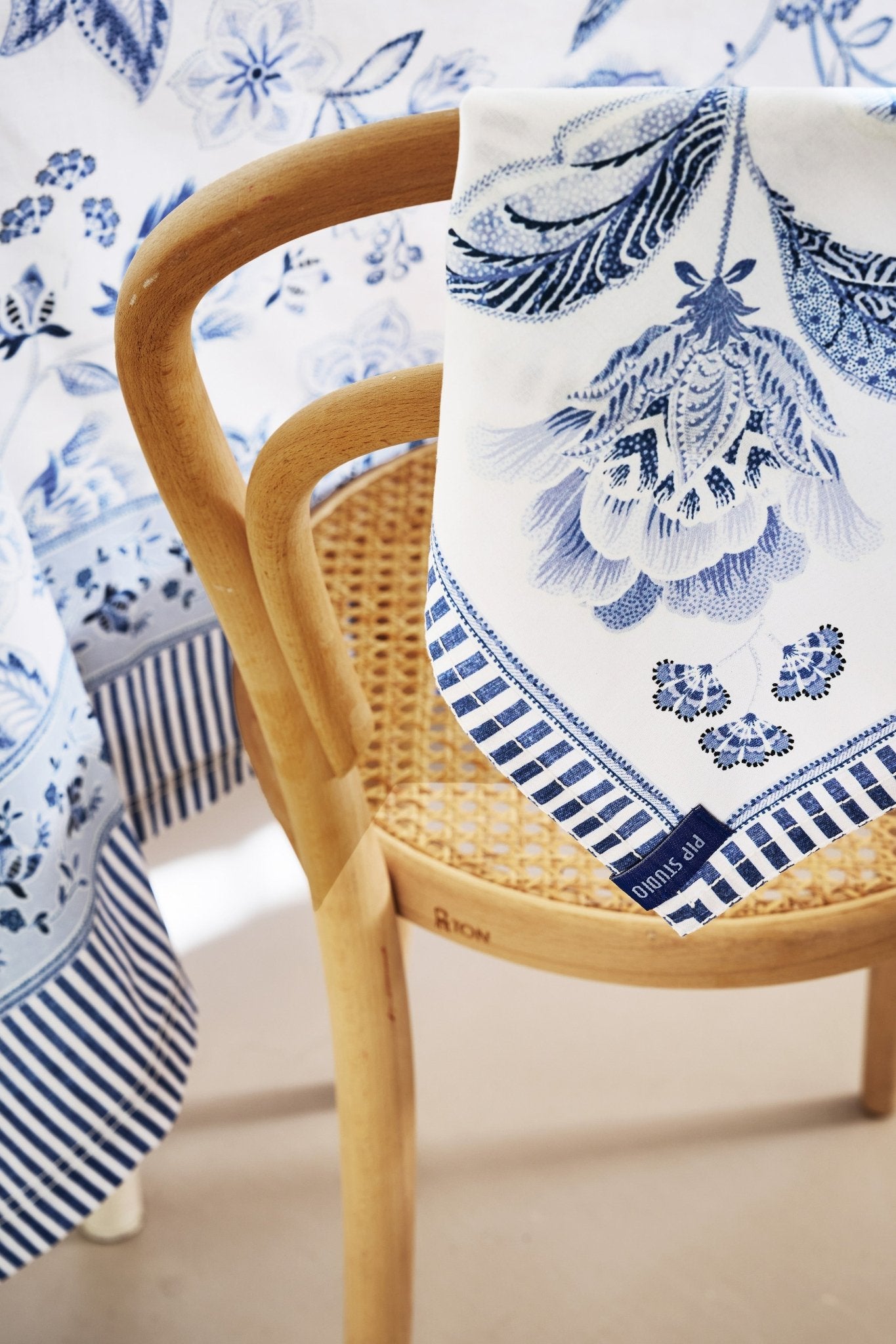 Set 4 servetele 40x40cm Royal Regal Flower albastru - Eclair.md