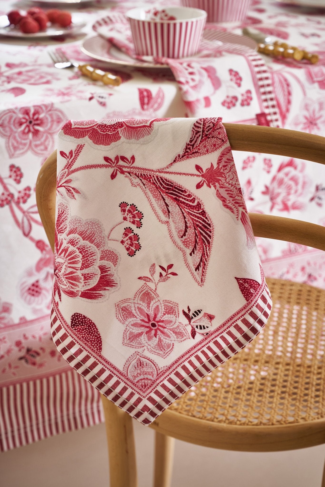 Set 4 servetele 40x40cm Royal Regal Flower rosu - Eclair.md