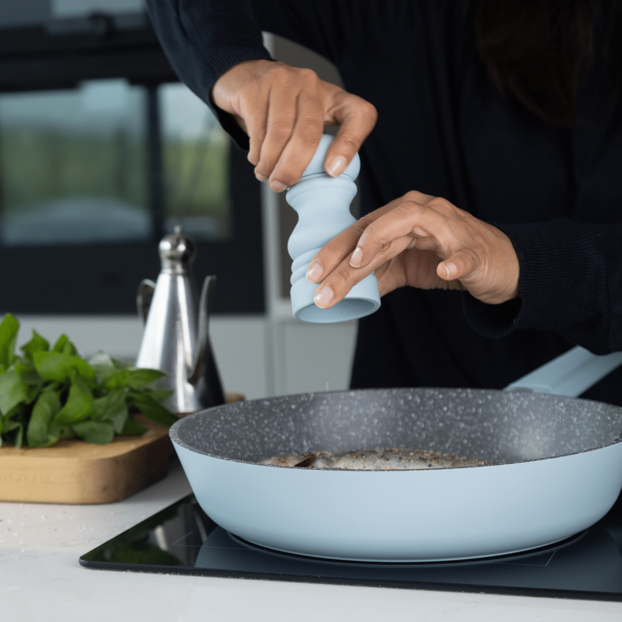 Tigaie 28cm Cast Aluminium albastru deschis - Eclair.md