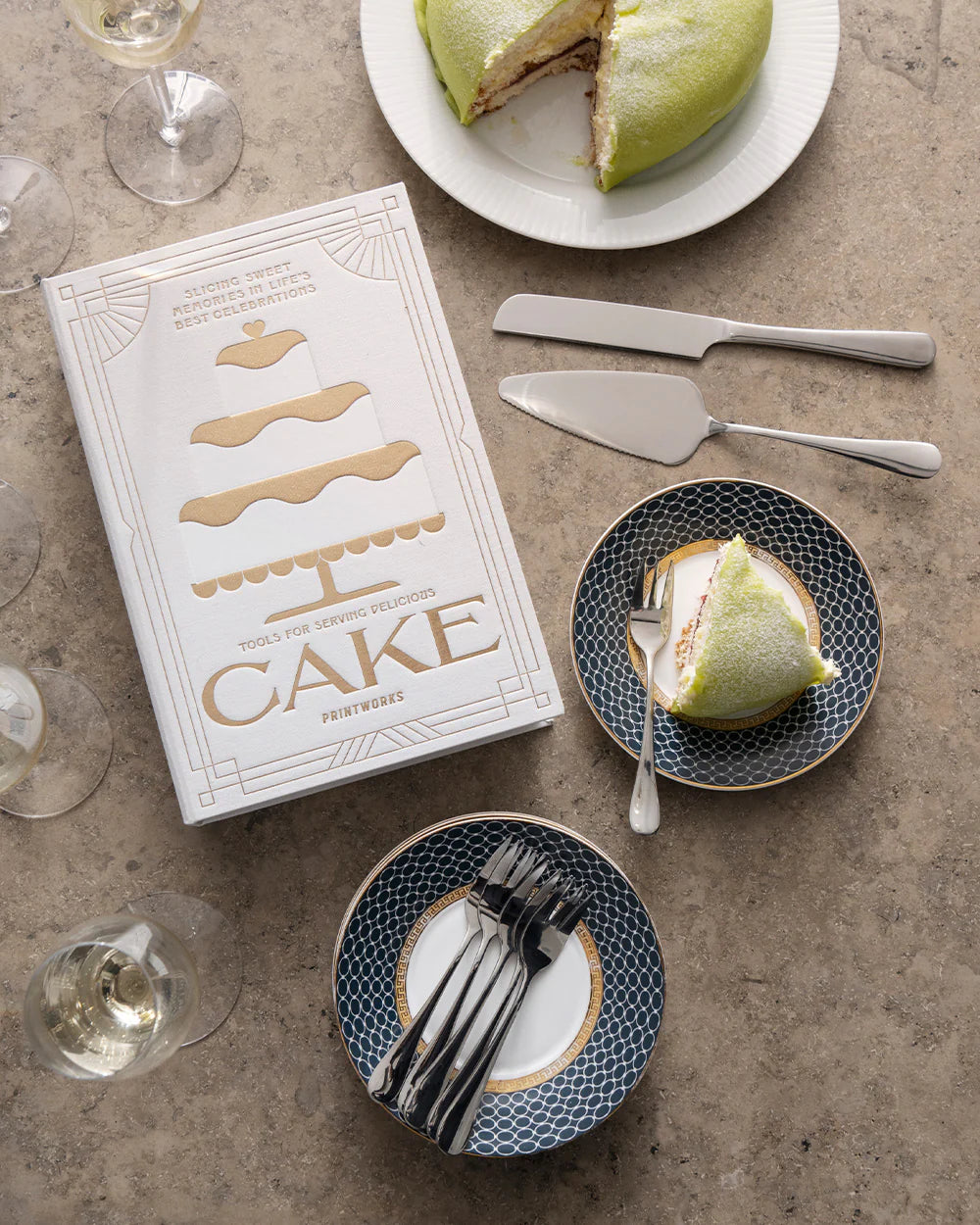 Set de tacâmuri pentru servirea tortului The Essentials The Cake Kit