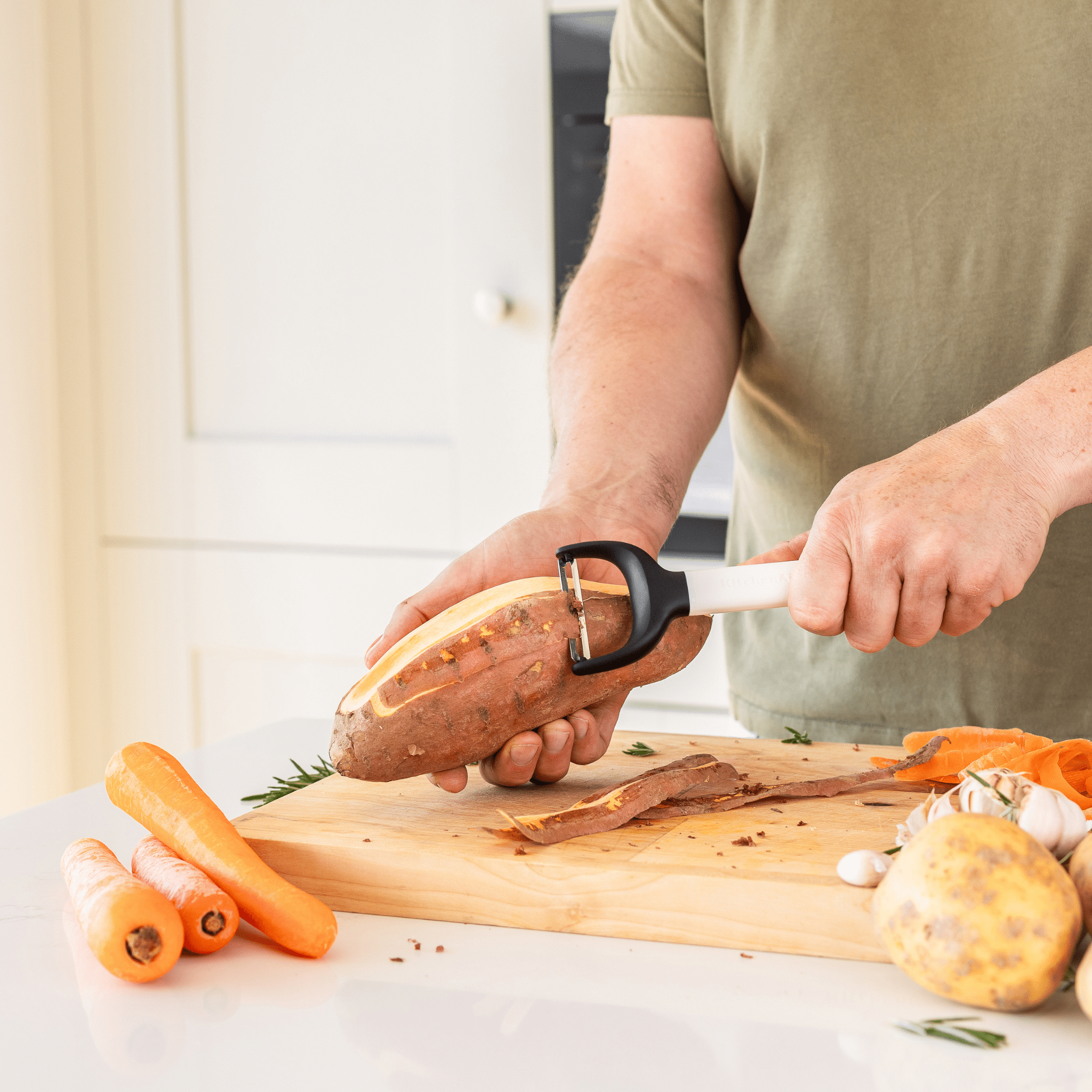 Decojitor legume alb portelan - Eclair.md