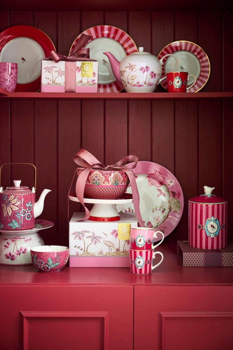 Ёмкость для хранения Love Birds Medallion Stripes в интерьере