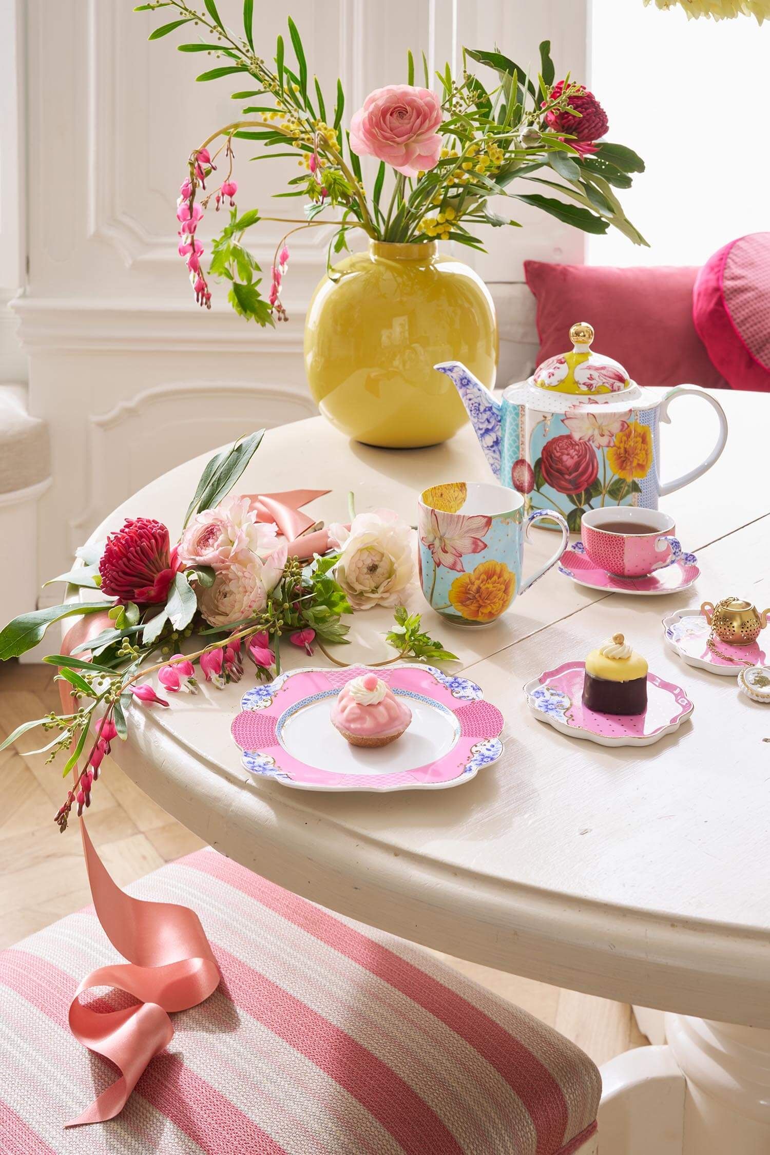 Set 2 cești de espresso cu farfurioare Royal Pink, 125ml
