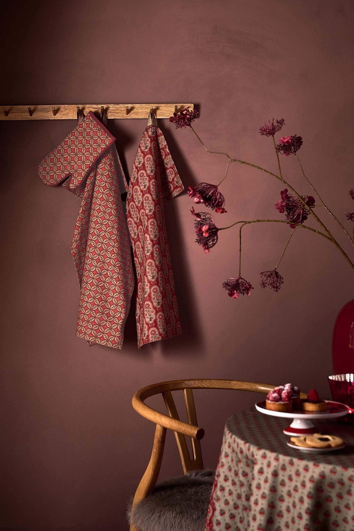 Набор из 2 кухонных полотенец Blooming Tales Bustani-Pashmina в интерьере