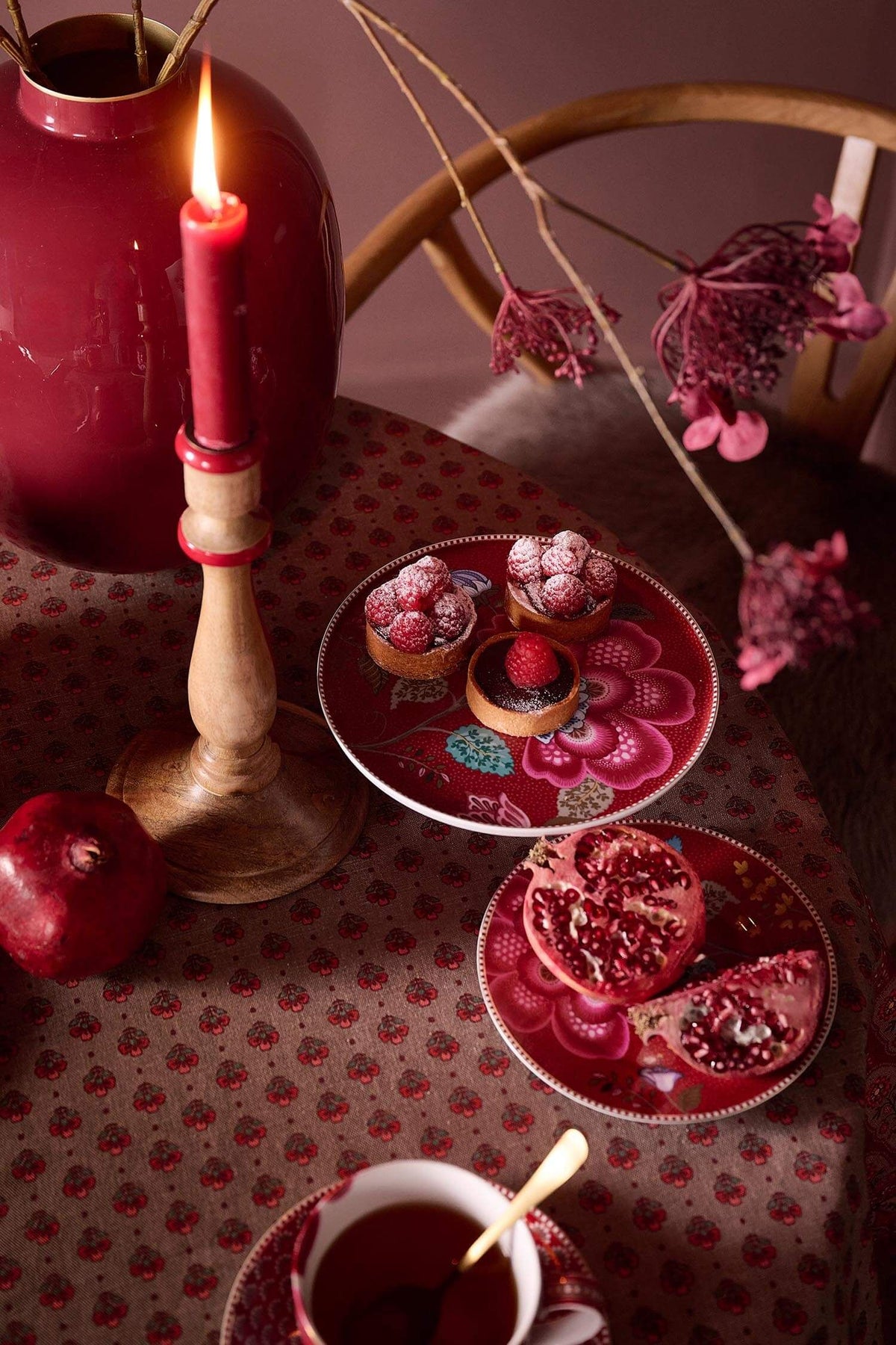 Platou de tort cu picior Blooming Tales Fantasy în decor