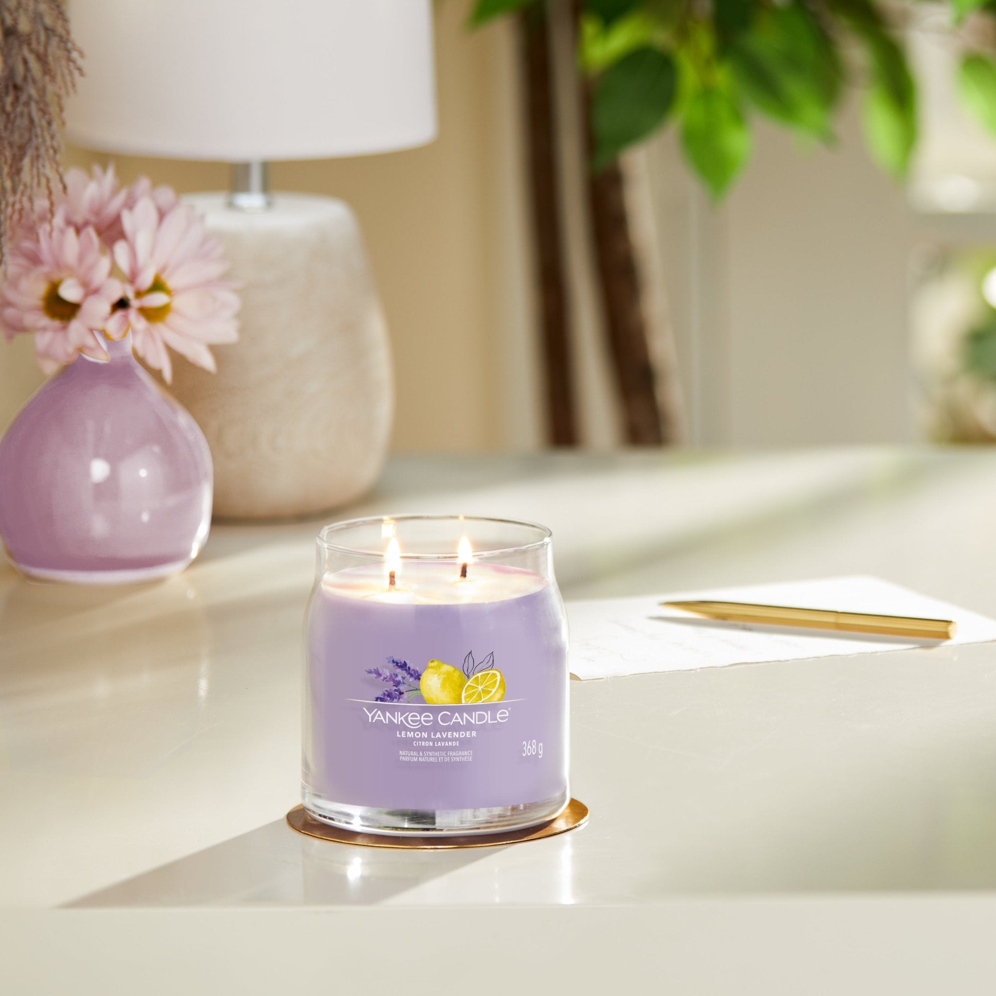 Lumanare parfumata medie Signature Lemon Lavender - Eclair.md