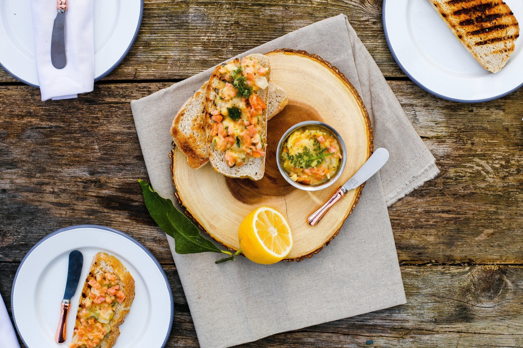 Platou de servit rustic din lemn 25 cm - Eclair.md