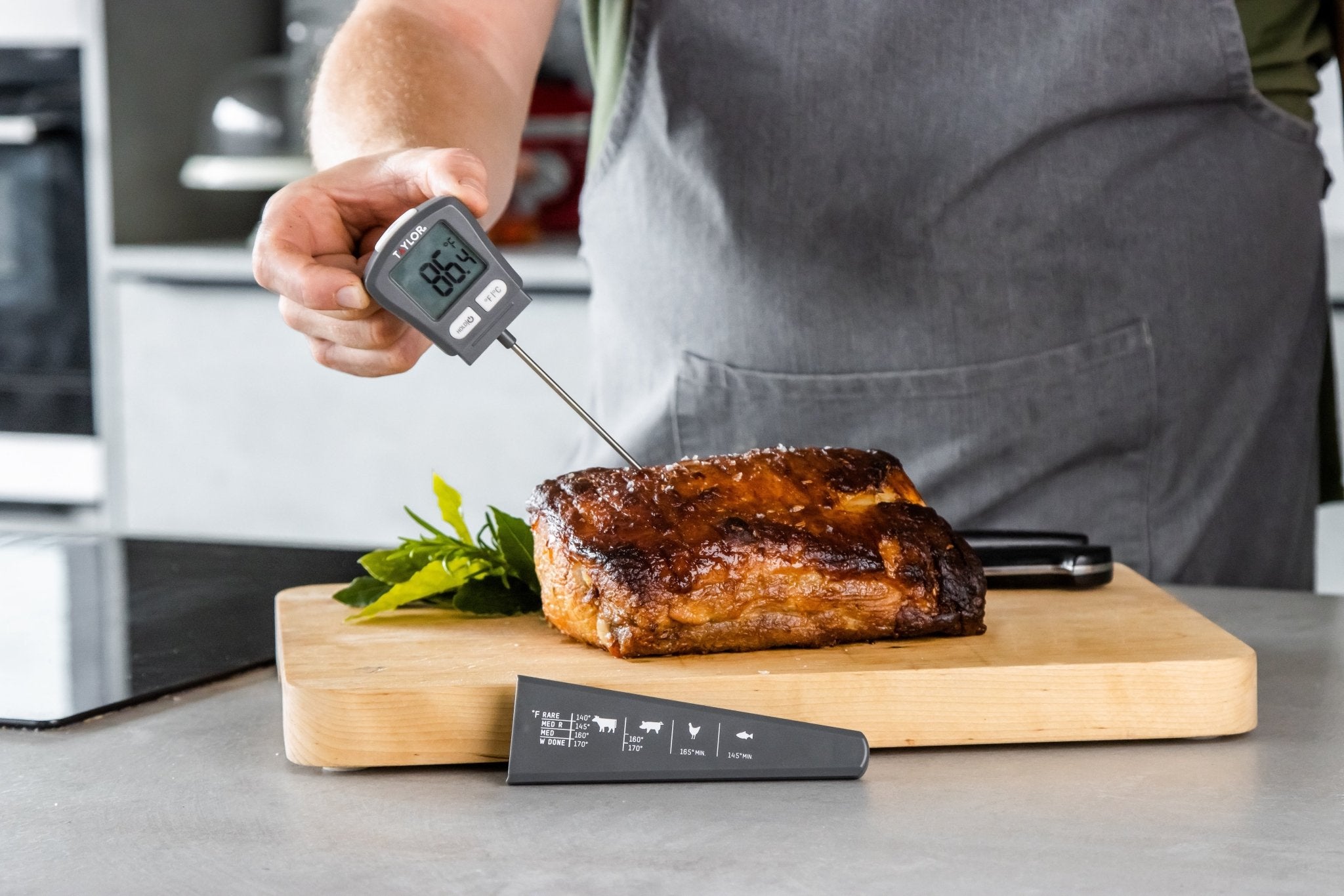 Termometru digital instant reincarcabil prin USB - Eclair.md
