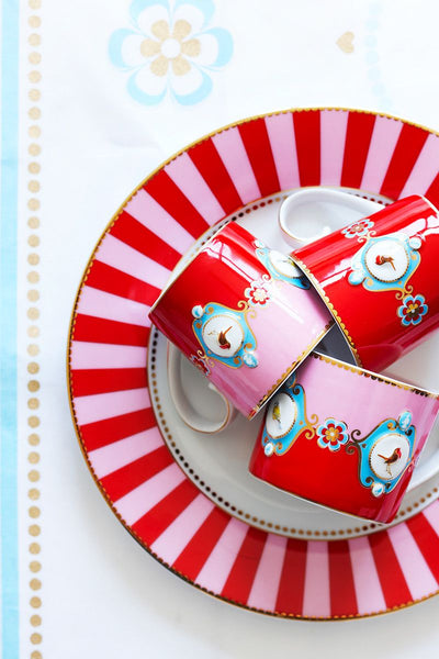 Большая кружка Love Birds Medallion в интерьере