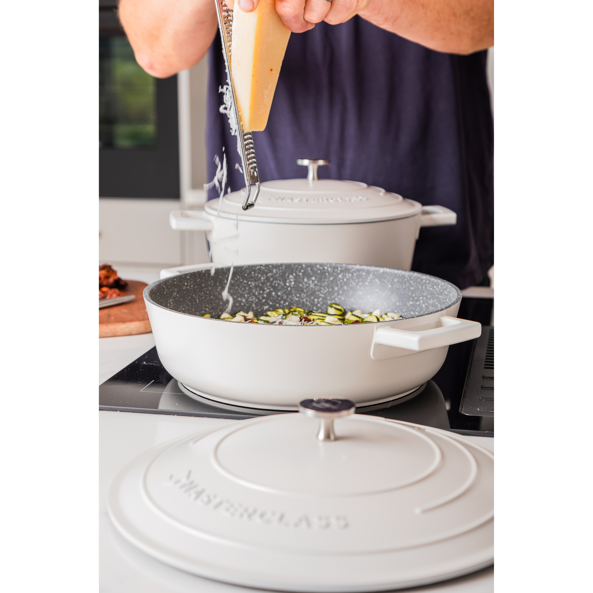 Castron 4L Shallow Casserole Cast Aluminium Cream