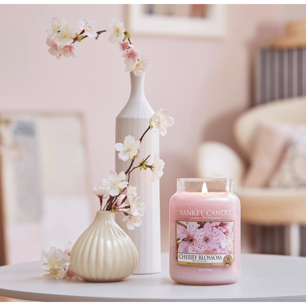 Lumanare parfumata mare Cherry Blossom - Eclair.md
