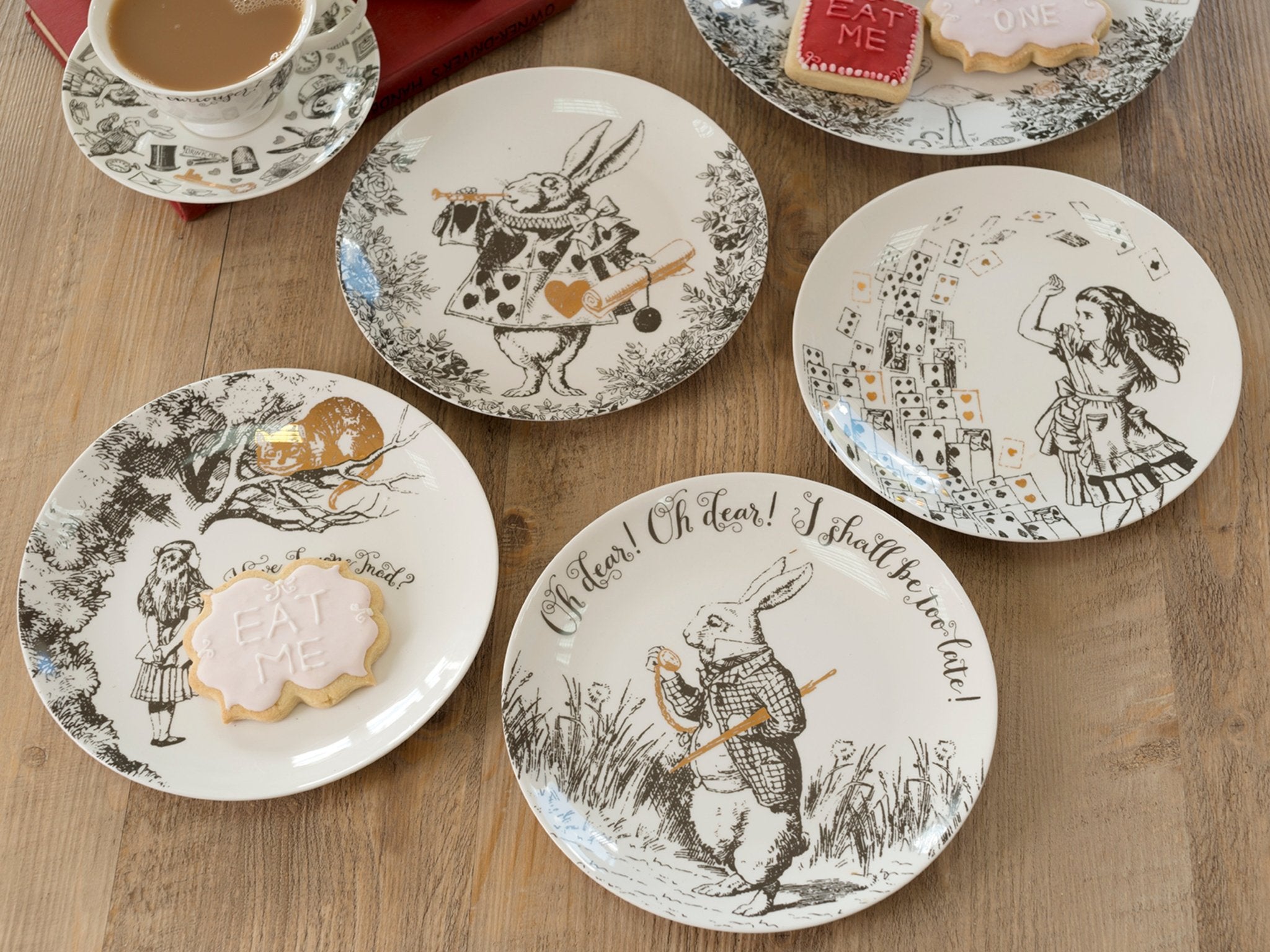 Set 4 farfurii Alice In Wonderland - Eclair.md